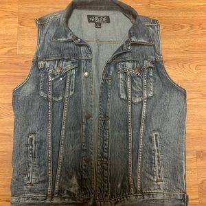 Sleeveless denim jean jacket